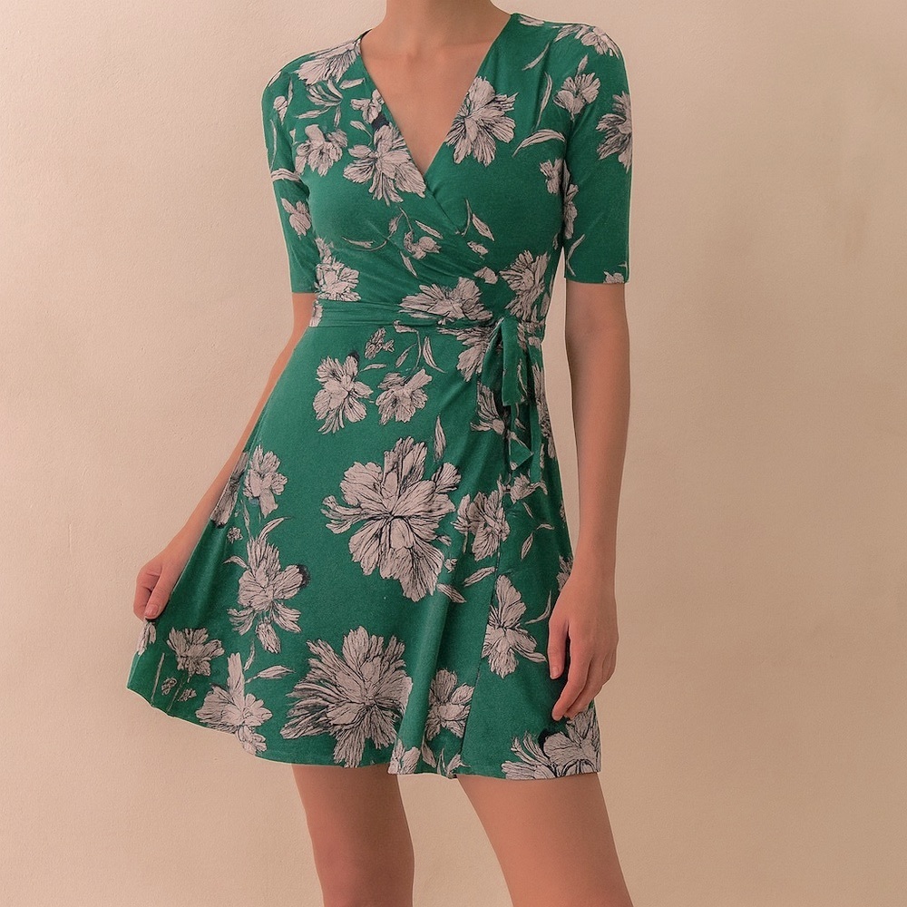 Vince Camuto Green Floral Wrap Sun Dress Size 8